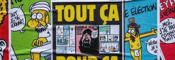 Charlie Hebdo tra due anime della sinistra: divergenze su laicità, identitarismo e multiculturalismo