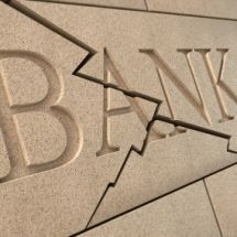 Sotto l'Italia, la banca crepa