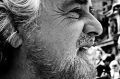 La guerra alla RAI che Grillo non fa
