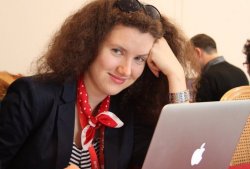 Anna Leonova, giornalista' e manager