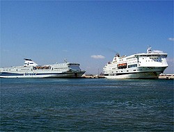Sardegna: "Grandi Navi Veloci"? No, "Piccoli traghetti lenti"