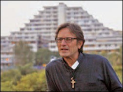 Don Aniello Manganiello, un prete scomodo