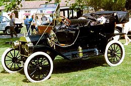Henry Ford, per vendere le auto pagava