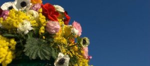 Sanremo festeggia la Festa della donna con la sfilata dei Carri Fioriti
