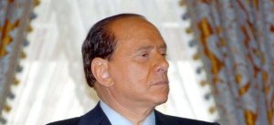 Berlusconi: "Chi è stato licenziato si trovi qualcosa da fare!" Innocenza, sbadataggine o ignoranza?