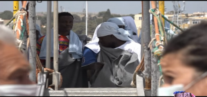 Lampedusa, l'arrivo dei superstiti (VIDEO)