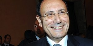 Schifani s'è offeso perché è abituato a gente delicatissima e fine