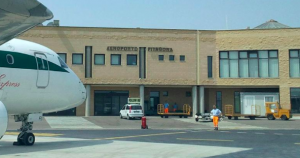 Crotone | Aeroporto S. Anna: sono solo canzonette