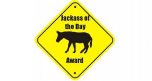 Jackass Country: la brutta chiusa dell'Italia politica del 2016