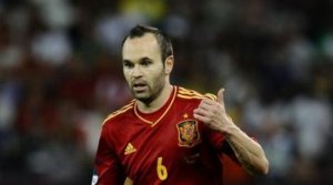 Iniesta miglior calciatore di Euro2012. Buffon, Pirlo, De Rossi e Balotelli nella formazione ideale
