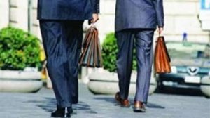 Il duro lavoro del politico