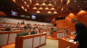 Politici in tv con soldi pubblici e in spazi pubblicitari non segnalati