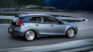 Volvo V40, una berlina vestita da Coupé