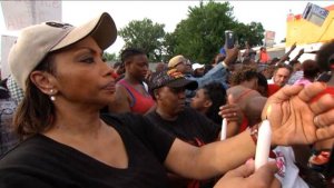 USA, poliziotti uccisi, proteste e arresti