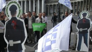 Indignati: sciopera a Roma la Polizia di Stato