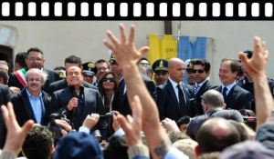 Lampedusa: il finto consenso a Berlusconi e la selezione all'ingresso