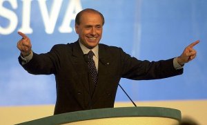 Si vuole salvare Berlusconi per salvare i partiti e non il Paese