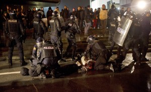 Una piccola lezione dalla Slovenia proteste slovenia 300x182 Una piccola lezione dalla Slovenia