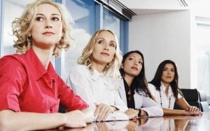 Perché così poche donne nei consigli di amministrazione?