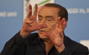 Berlusconi non si ricandida e apre a Mario Monti come leader dei moderati