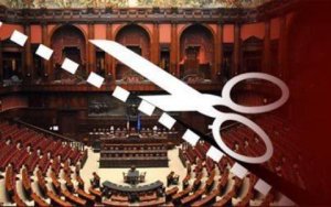 Davanti alla diaria, i cinque stelle votano contro Grillo: la vogliono tutta