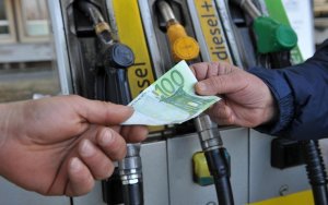 Benzina alla stelle ma non diamo la colpa all'Egitto
