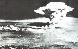 6 agosto 1945, Hiroshima svanisce in un istante