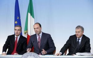 Al seguito di Berlusconi riemergono gli impresentabili. Un promemoria per gli italiani