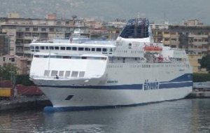 Dall'eroismo alle lotte per la sopravvivenza, sul mare, il passo è breve