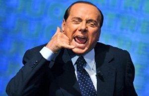 Berlusconi: "Lo spread è un imbroglio". Replica di Monti: "Non trattare cittadini come sprovveduti"