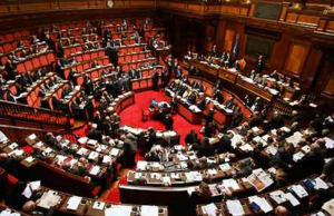 Eliminare subito il titolo di onorevole