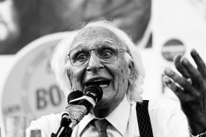 I radicali e l'aiuto a Berlusconi