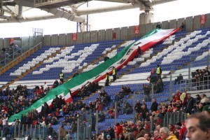 Sei Nazioni: Italia-Galles, sugli spalti lo striscione “Jemo ‘nnanzi”