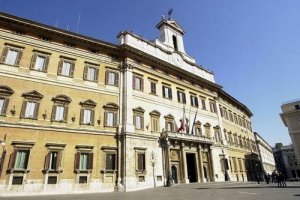 Cosa c'è dietro il sedicente ex precario di Montecitorio?