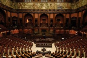 Il "poltronismo": predazione di denaro pubblico che uccide l'economia.