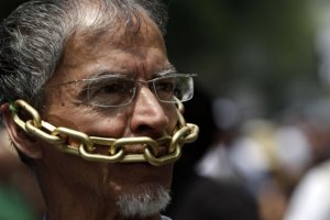 Messico: ammazzati per aver usato Twitter contro i narcos