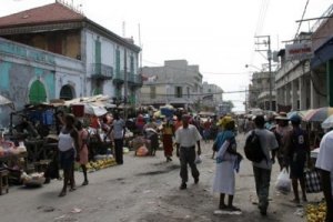 “Down with NGO thieves”, scrivono sui muri d'Haiti