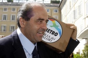 Gli insaziabili. L'inchiesta di Report sui tesorieri dei partiti