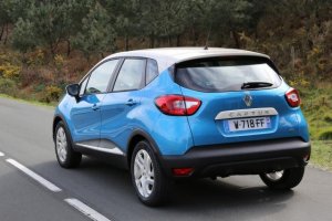Renault Captur, trekking all'ombra della Tour Eiffel