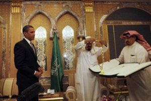 Obama scrive pagine indelebili di Storia, l'Europa rimane a guardare