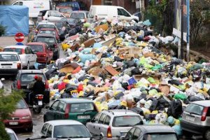 Rifiuti Napoli, Ue: in due anni nulla è cambiato