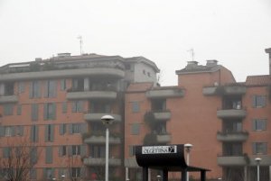 "Mannaggiammè": il nuovo, amaro, video della Sora Cesira canta le ragazze dell'Olgettina