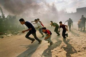 Gaza: tre ore di tregua al giorno. D'Alema: sproporzionata reazione israeliana