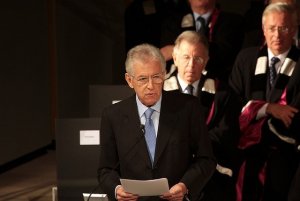Monti: in Europa, con la Merkel, troppi convenevoli. In Italia tante grane