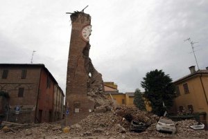 Speculazione sugli sms per i terremotati: una cosa abominevole
