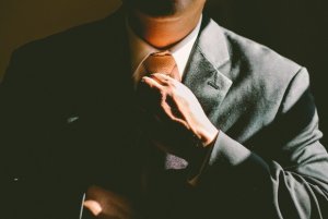 Il nuovo status symbol? Essere impegnati!