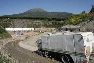 Cronache da Terzigno. Bertolaso risponda: dove è finito il ciclo integrato dei rifiuti a Napoli?