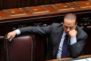 Berlusconi si dimette. Un'ora di colloquio al Quirinale: "Lascio dopo legge di stabilità"