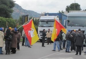 Cos'è la protesta dei Forconi e chi c'è dietro