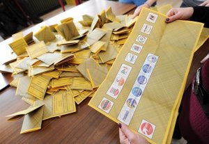 Politica: tra rifiuto e follia